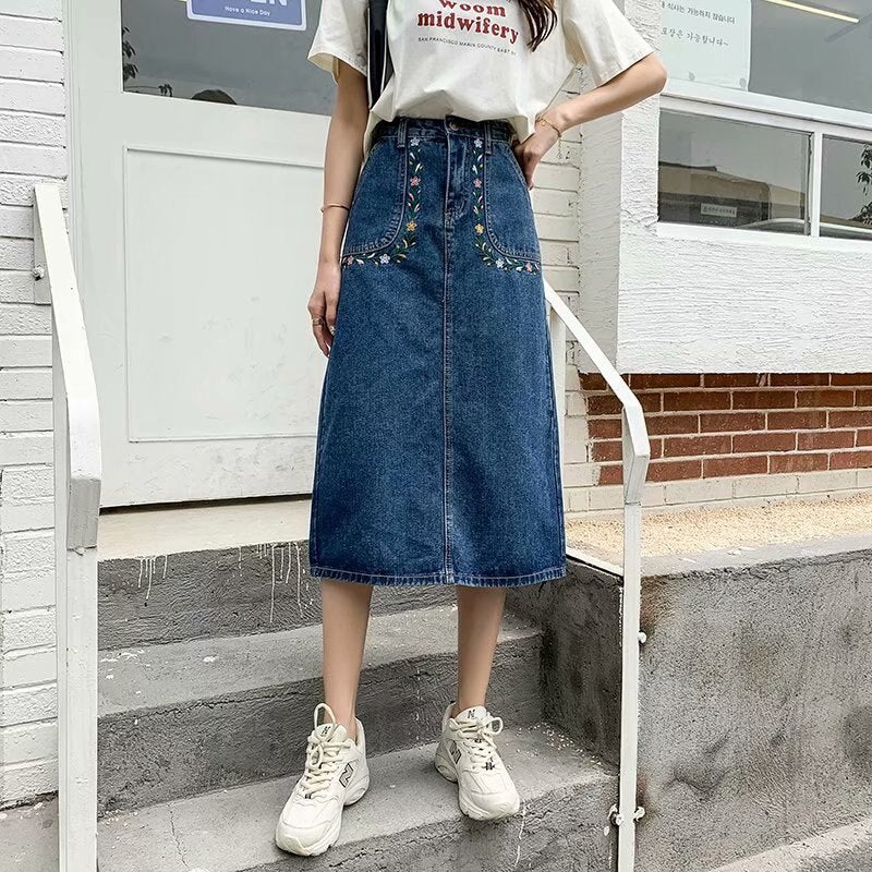 Wenkouban 2023 New Denim Skirt Women's Spring And Autumn Design Sense Mid-length High Waist Large Size Slim Embroidered Long Skirt