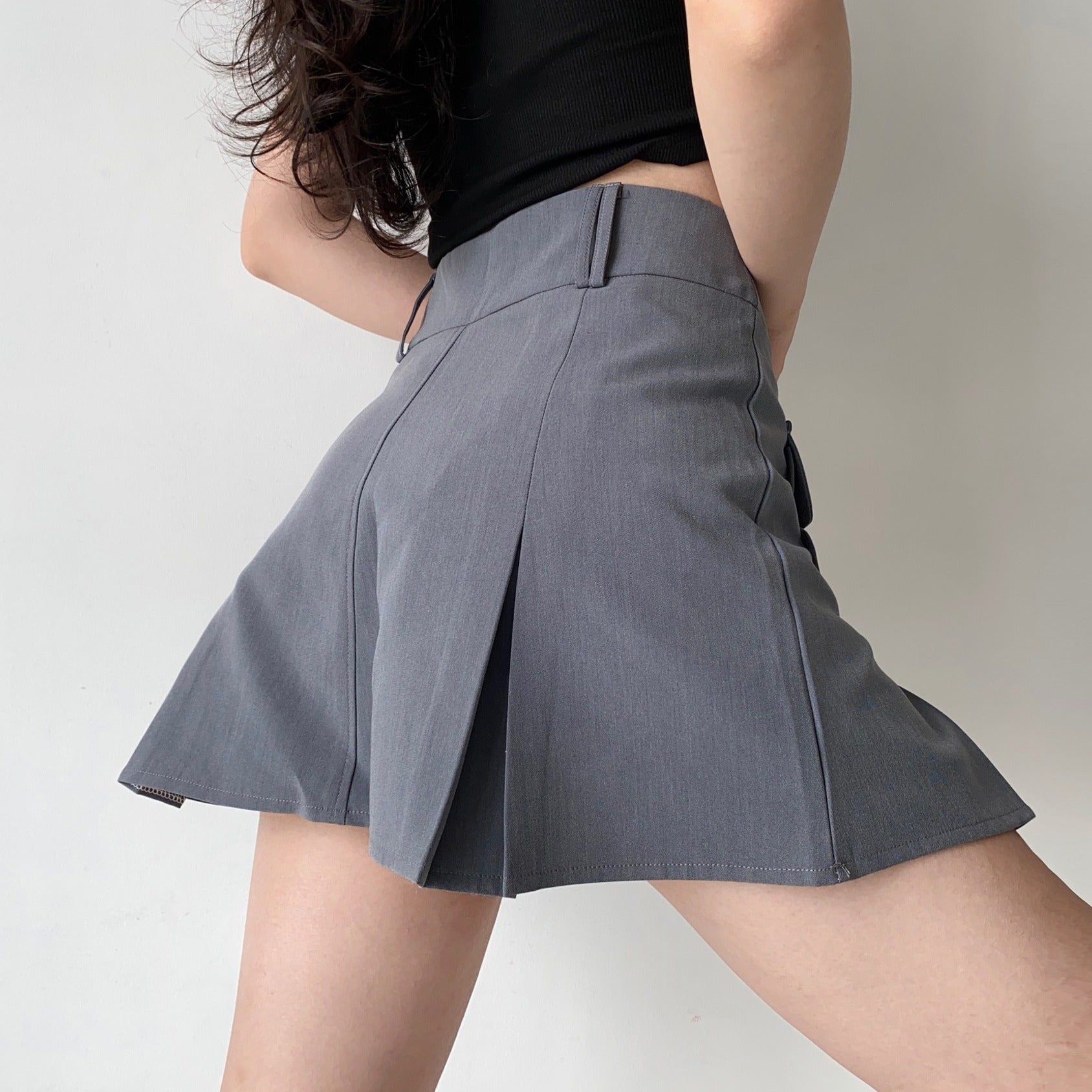 Wenkouban - Raquelle Pleated Pocket Skirt