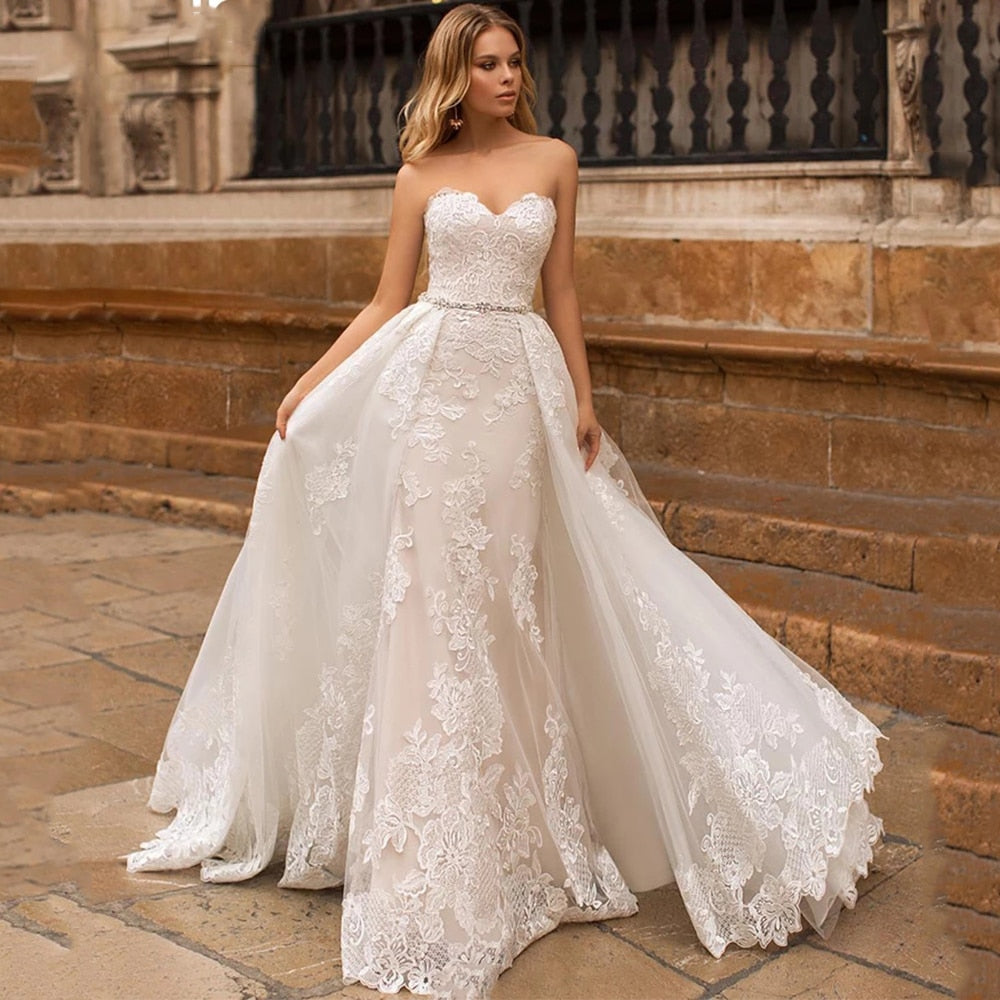 Elegant Wedding Dresses 2021 Sweetheart Neck Sleeveless Lace Appliques Court Train Bridal Gowns Vestido De Novia Custom